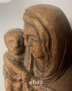 Ancienne Sculpture En Bois Massif Représentant La Vierge À L'enfant