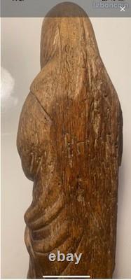 Ancienne Sculpture En Bois Massif Représentant La Vierge À L'enfant