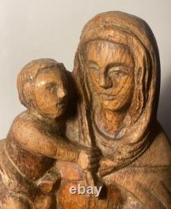 Ancienne Sculpture En Bois Massif Représentant La Vierge À L'enfant