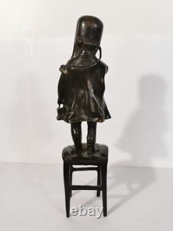 Ancienne Sculpture Statue En Bronze Jeune Fille Au Tabouret Juan Clara