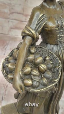 Ancienne Sculpture Statue En Bronze Véritable 15,5 Fille Peasant Signé Cesaro
