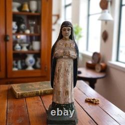 Ancienne Statue religieuse de la Sainte vierge en bois