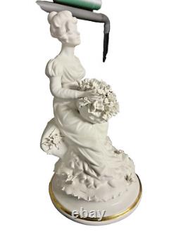 Ancienne XXème sculpture, statue en biscuit signé capodimonte femme bouquet