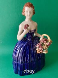 Ancienne boite sculpture signée Henri Onesto céramique femme panier de fleurs
