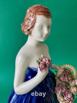 Ancienne boite sculpture signée Henri Onesto céramique femme panier de fleurs