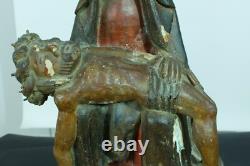 Ancienne grande statue religieuse Piéta Gothique bois sculpté polychrome XV ème