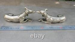 Ancienne paire de sculptures de lévriers ART DECO couchés en métal argenté