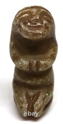 Ancienne sculpture chinoise Hetian en jade sculptée femme agenouillée statue