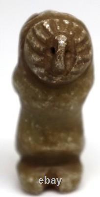 Ancienne sculpture chinoise Hetian en jade sculptée femme agenouillée statue