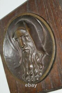 Ancienne sculpture en bronze Jésus Christ avec son support en bois