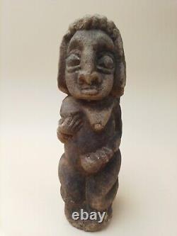 Ancienne sculpture idole maternité phénicienne en pierre sculptée