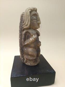Ancienne sculpture idole maternité phénicienne en pierre sculptée
