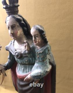 Ancienne sculpture / statue Vierge à l'enfant en bois polychrome 47,5 cm socle