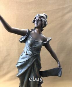 Ancienne sculpture / statue en régule patiné bronze LA GLOIRE par GEO MAXIM 54cm