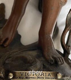 Ancienne statue Hippolyte Moreau Victoria fin 19ème sur Pendule Marbre Moucheté