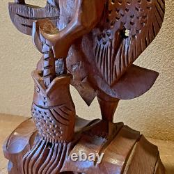 Ancienne statue artisanale pêcheur thaïlandais sculpture sur bois bonne