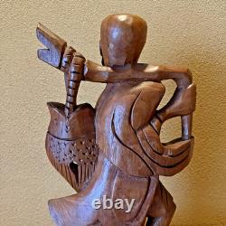 Ancienne statue artisanale pêcheur thaïlandais sculpture sur bois bonne Ancienne statue artisanale pêcheur thaïlandais sculpture sur bois bonne