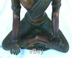 Ancienne statue bouddhiste en bronze Position lotus Perles rouge & turquoise