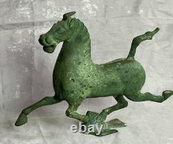 Ancienne statue bronze Couleur Vert Cheval volant ou cheval volant au galop