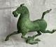 Ancienne Statue Bronze Couleur Vert Cheval Volant Ou Cheval Volant Au Galop