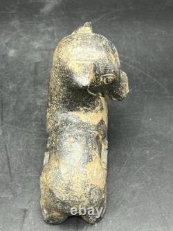 Ancienne statue de taureau en pierre proche-orient sculpture de taureau