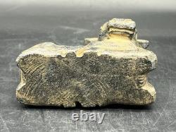 Ancienne statue de taureau en pierre proche-orient sculpture de taureau