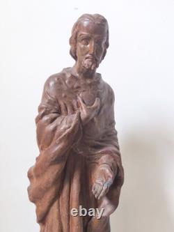 Ancienne statue du Sacré-Cour de Jésus sculpture figurative religieuse cath
