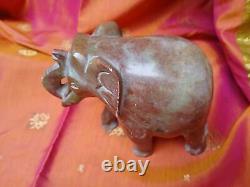 Ancienne statue éléphant en marbre rouge vert sculpture Inde Asie fait main T