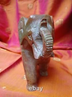 Ancienne statue éléphant en marbre rouge vert sculpture Inde Asie fait main T