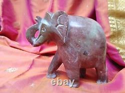 Ancienne statue éléphant en marbre rouge vert sculpture Inde Asie fait main T