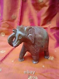 Ancienne statue éléphant en marbre rouge vert sculpture Inde Asie fait main T