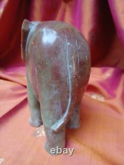 Ancienne statue éléphant en marbre rouge vert sculpture Inde Asie fait main V