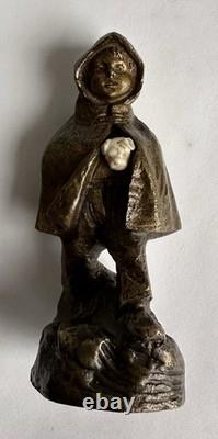 Ancienne statue en bronze chryséléphantin enfant cape chien signé Foucher XIXème