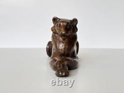 Ancienne statue en bronze couchée reposant lionne panthère unique