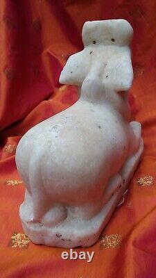 Ancienne statue en marbre Nandi sculpture du temple de Shiva fait main Inde t