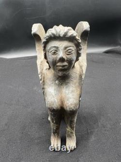 Ancienne statue en pierre mythique civilisation sphinx lion ailé sculpture Mo