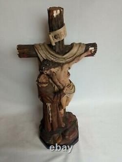 Ancienne statue en plâtre signée LAUGIER Crucifix Christ 39 cm