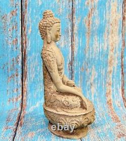 Ancienne statue/figurine/sculpture du Seigneur Bouddha assis en résine et pou