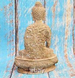 Ancienne statue/figurine/sculpture du Seigneur Bouddha assis en résine et pou
