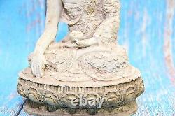 Ancienne statue/figurine/sculpture du Seigneur Bouddha assis en résine et pou