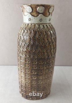 Ancienne statue, homme couronné / prêtre, en poterie, à identifier