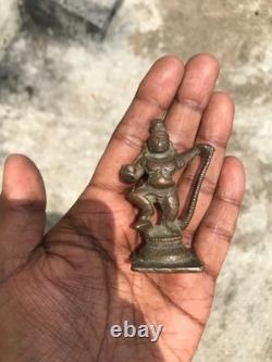 Ancienne statue idole sculpture seigneur hindou en cuivre vintage Bal