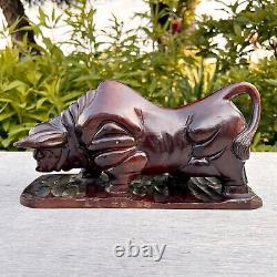 Ancienne statue japonaise de taureau de combat en bois sculpté à la main, let