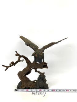 Ancienne statue japonaise en fonte aigle faucon sculpture oiseau proie