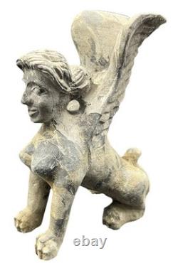 Ancienne statue mythique statue de lion ailé à tête de femme, sculpture de sp