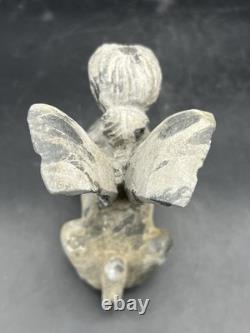 Ancienne statue mythique statue de lion ailé à tête de femme, sculpture de sp