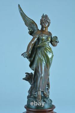 Ancienne statue régule double patine Louis Auguste Moreau Bienfaisance allégorie