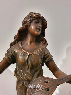 Ancienne statue regule signé Moreau Femme A La Mandoline
