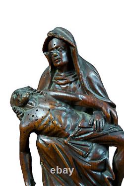 Ancienne statue religieuse Piéta Gothique Vierge de pitié bois sculpté Nord 16e