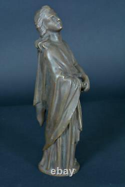 Ancienne statue religieuse en bronze sculpture Apôtre St Jean, de calvaire